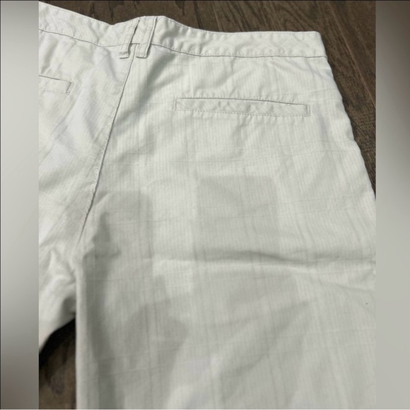 Shorts - Picture 5 of 7